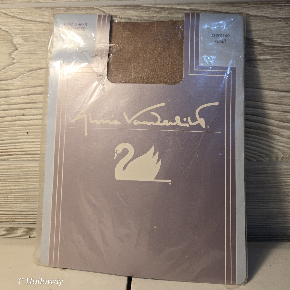 Vintage Gloria Vanderbilt Sheer Pantyhose Nylons Espresso  Sz Small  NEW